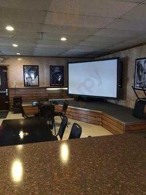 The Edge Bar And Grille