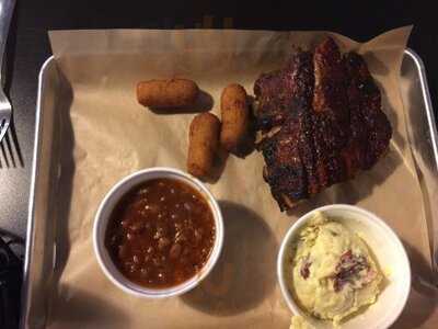 Wolfe's Bbq Restaurant & Catering