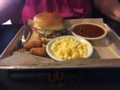 Wolfe's Bbq Restaurant & Catering