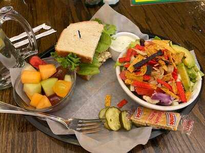 Sisters Cafe & Gifts