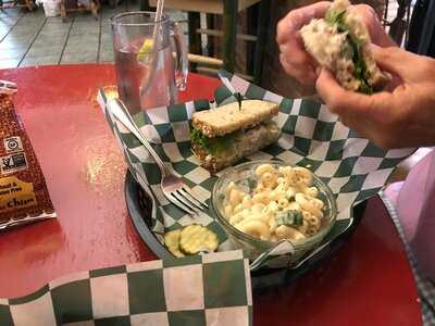 Sisters Cafe & Gifts