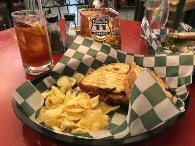 Sisters Cafe & Gifts