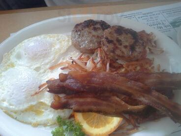 Ivee's At Main