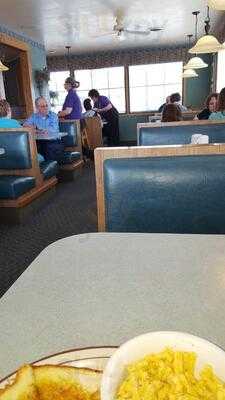 Family Table Restaurant