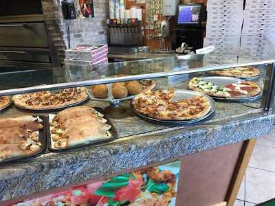 Franks Pizza Of Oakland