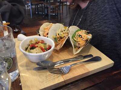 Honest John's Bar & Restaurant