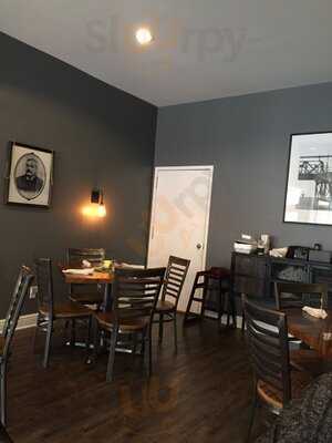 Honest John's Bar & Restaurant