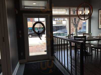 Honest John's Bar & Restaurant