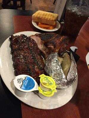 Woodys Bar Bq Grill And Bar