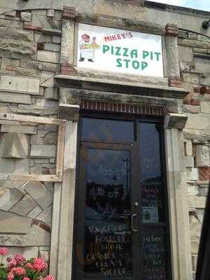 Mikey's Pizza Pit Stop