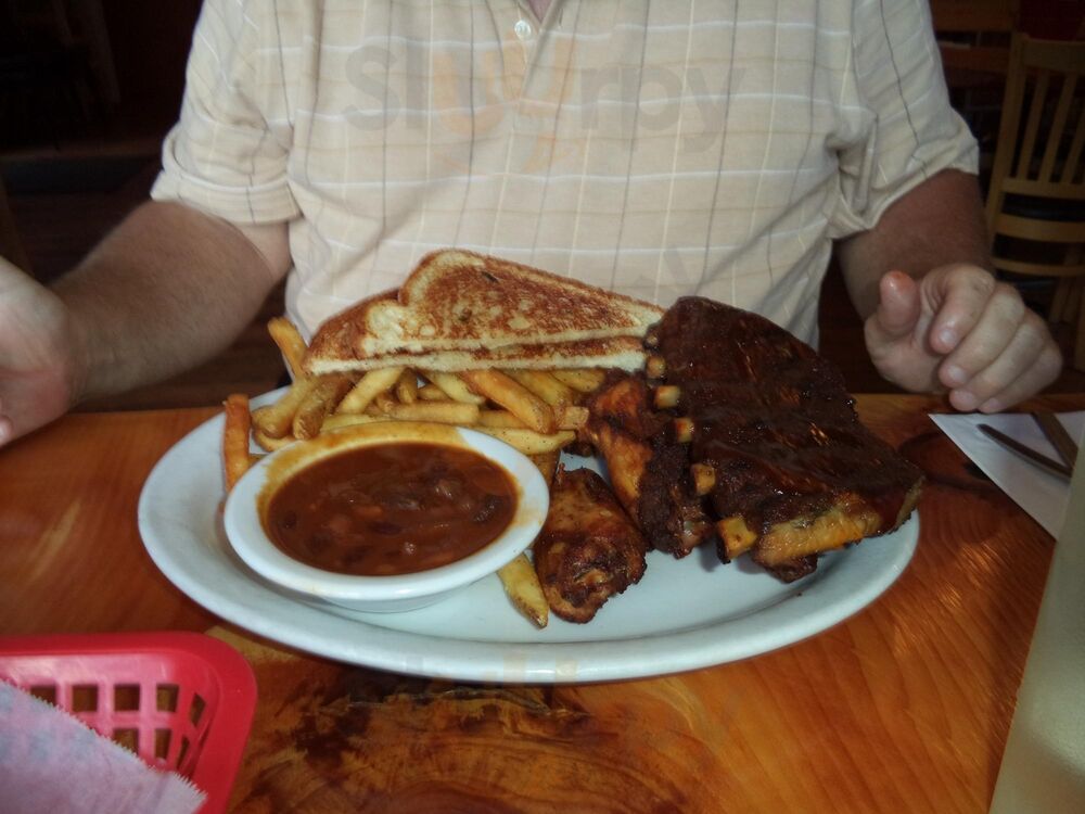 Mountainside Smokehouse & Grill