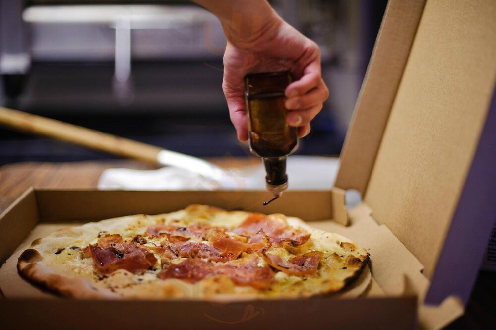 Crust Pizzeria