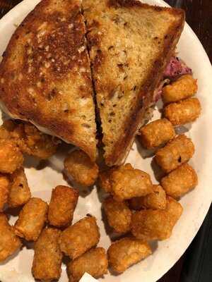 Mooney's Sports Bar & Grill