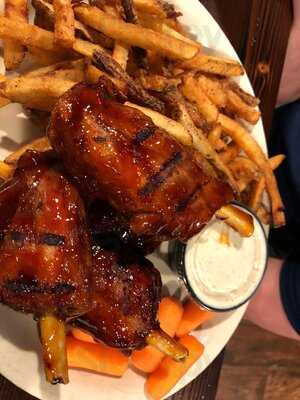 Mooney's Sports Bar & Grill