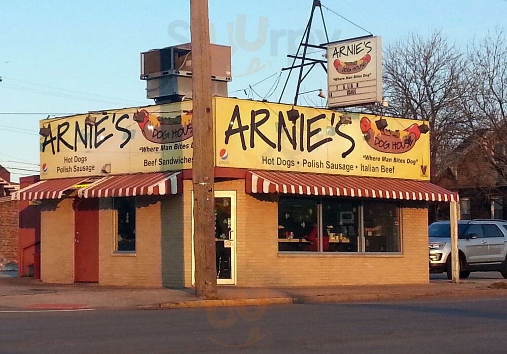 Arnie's Dog House