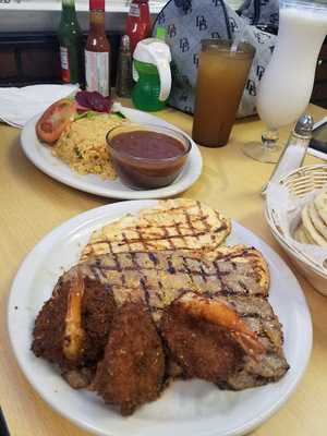 El Salvadoreno Restaurant