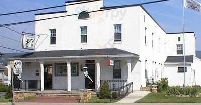 Julia's Old Forge Hotel