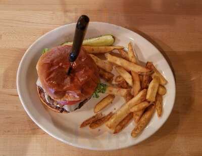 Idle Hour Eatery & Spirits