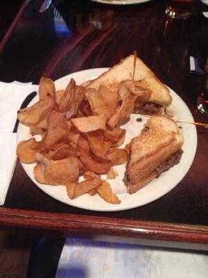 Reifschneider's Grill & Grape