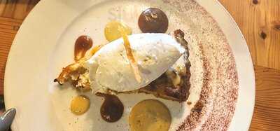 Nell Thorn Waterfront Bistro & Bar