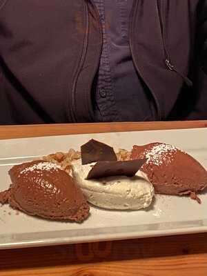 Nell Thorn Waterfront Bistro & Bar