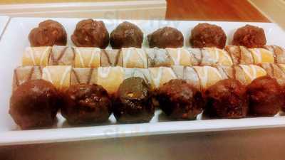 Rhino's Restaurant And Lounge