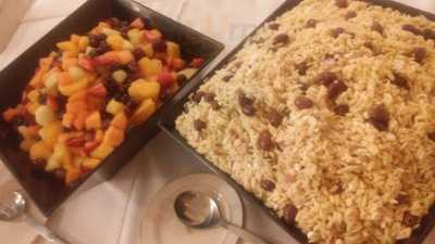 Rhino's Restaurant And Lounge