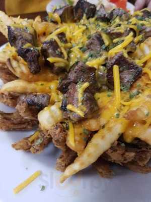 Rhino's Restaurant And Lounge