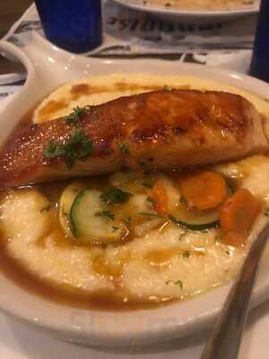 Paradise Grill & Tiki Bar