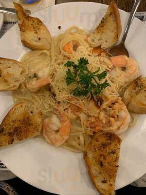 Paradise Grill & Tiki Bar