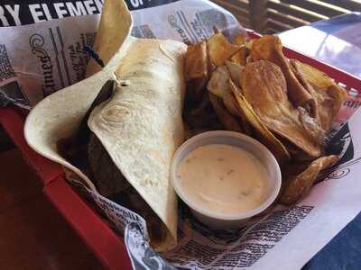 Wooded Hills Bar & Grill