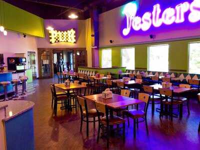 Jesters Restaurant & Pub