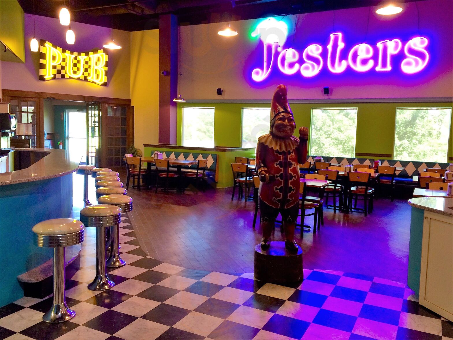 Jesters Restaurant & Pub