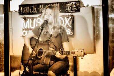 Gonzo's Rock & Roll Pizzeria