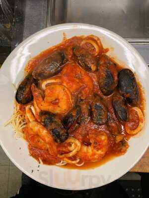 Johnnies Italian Restaurant And Pizza