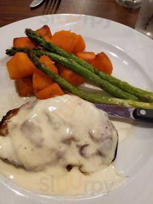 Mcquade's Pub And Grill