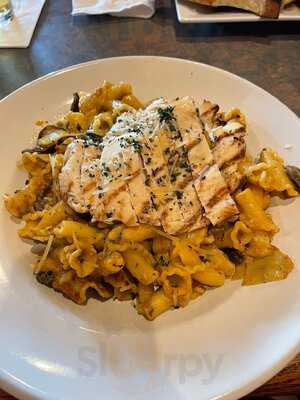 Mcquade's Pub And Grill