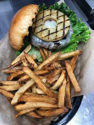 Thresher's Eatery & Pub