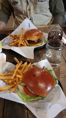 Thresher's Eatery & Pub