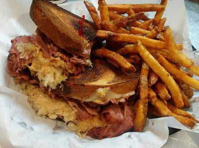 Thresher's Eatery & Pub