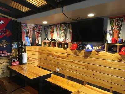 2nd & 13 Sports Bar And Grille