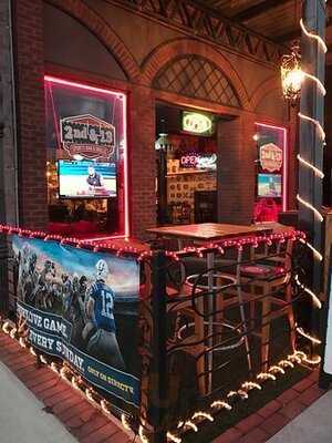 2nd & 13 Sports Bar And Grille