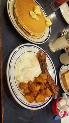 Freedom Square Diner