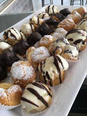 Enzo’s Cafe And  Bakery