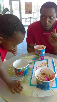 Menchie's Frozen Yogurt