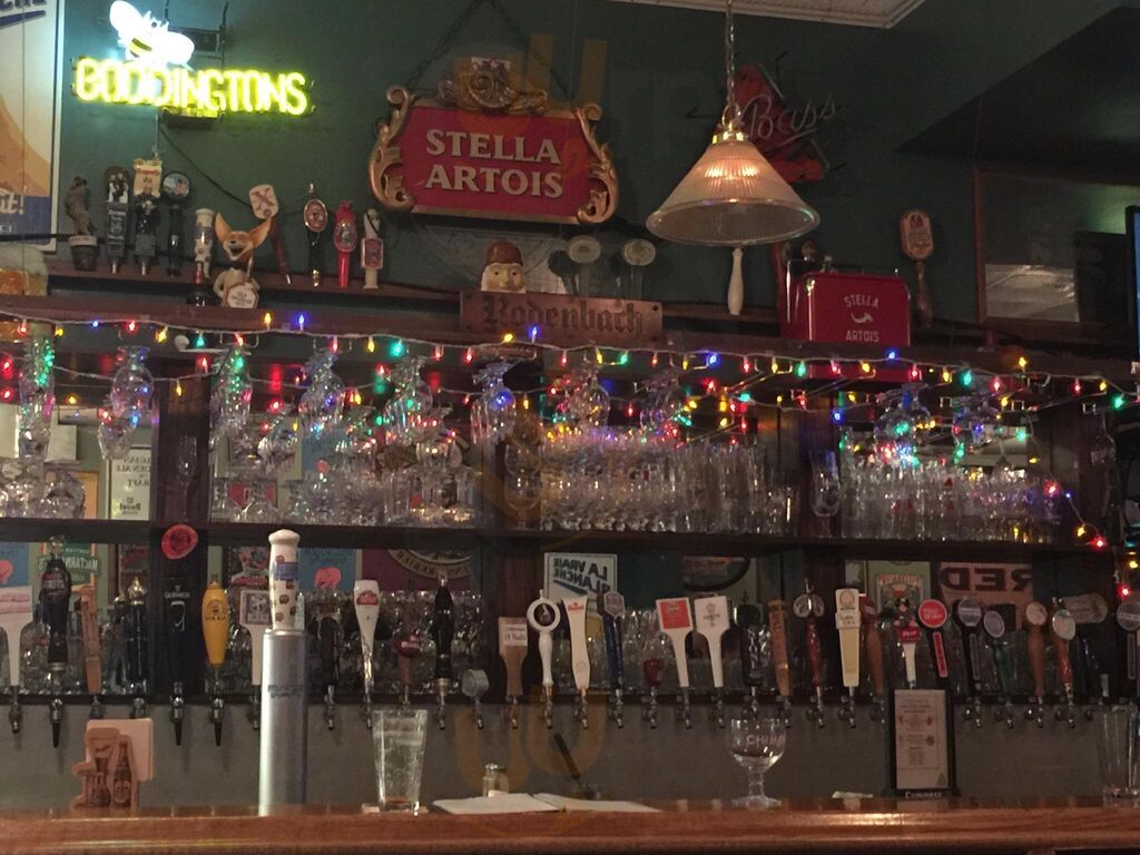 Lucky Baldwins Delirium Pub