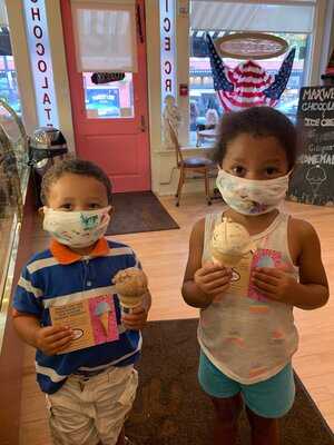 Maxwells Chocolates & Ice Cream