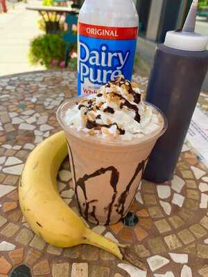 Maxwells Chocolates & Ice Cream