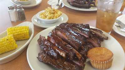 Sugarpuddin's Ribs And More