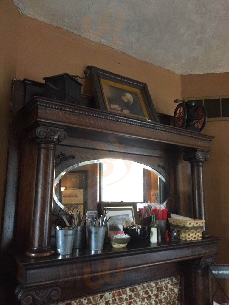 Barista's Cafe & Pub